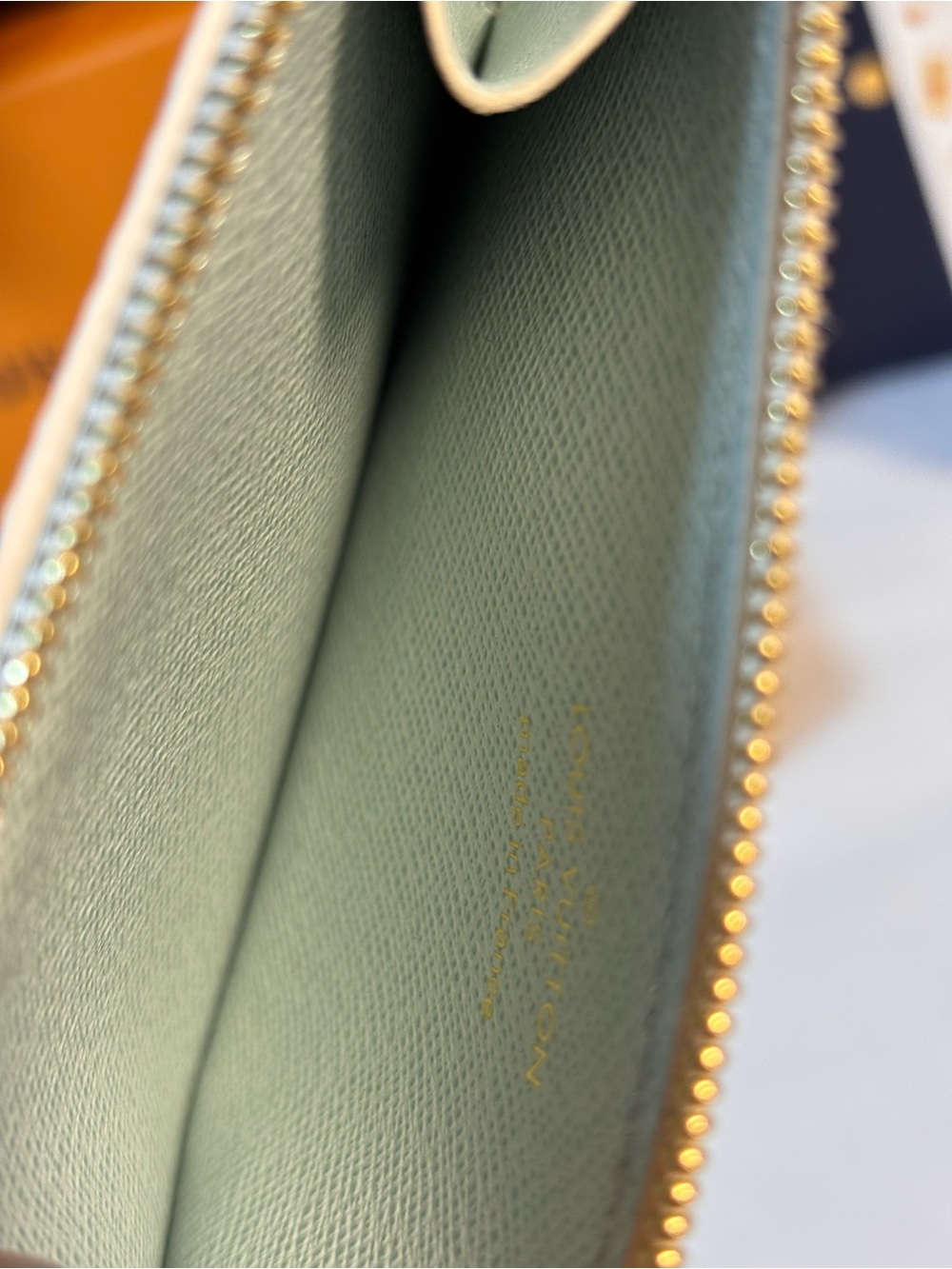 Louis Vuitton Romy Damierlicious - Picture 9 of 11